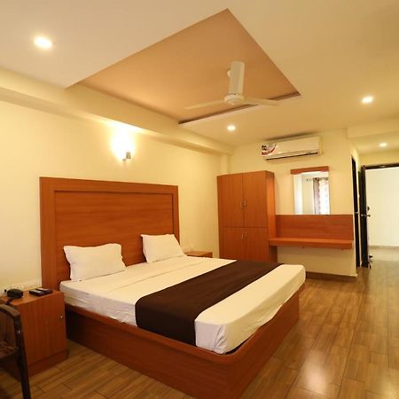 Hotel Rydham มทุราย ภายนอก รูปภาพ