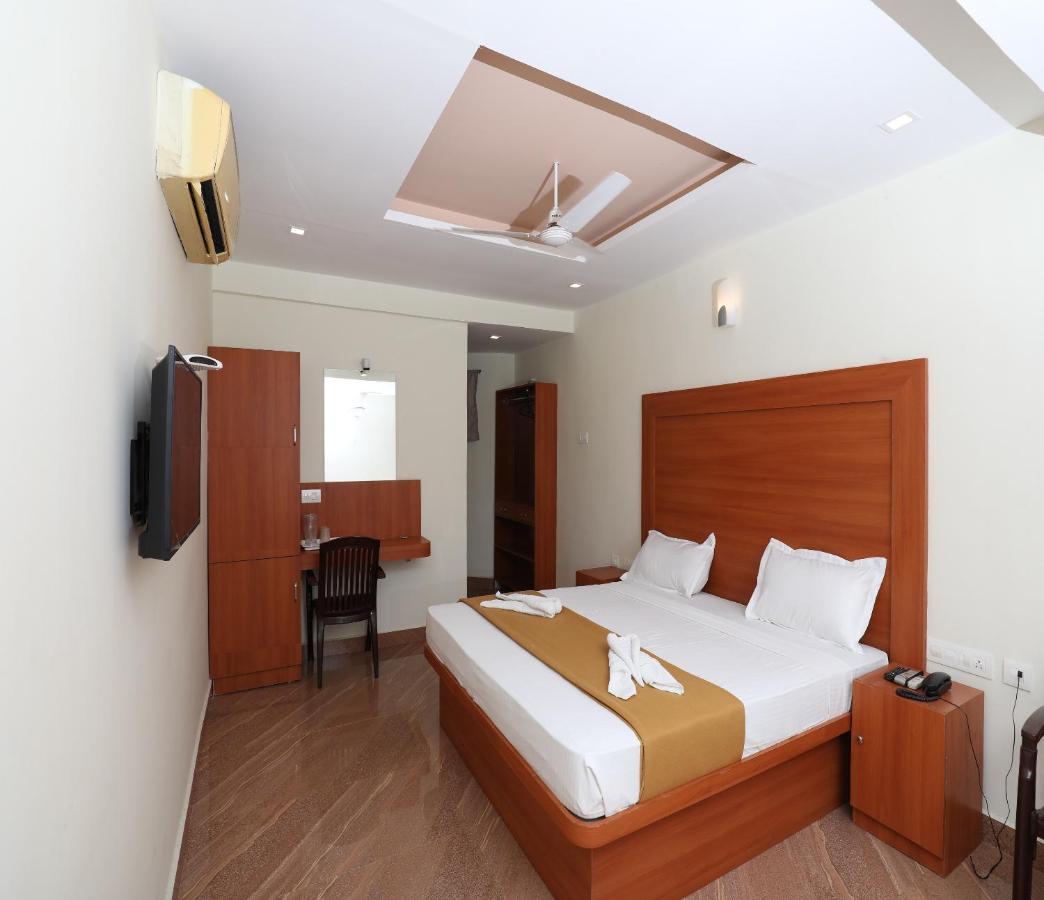 Hotel Rydham มทุราย ภายนอก รูปภาพ