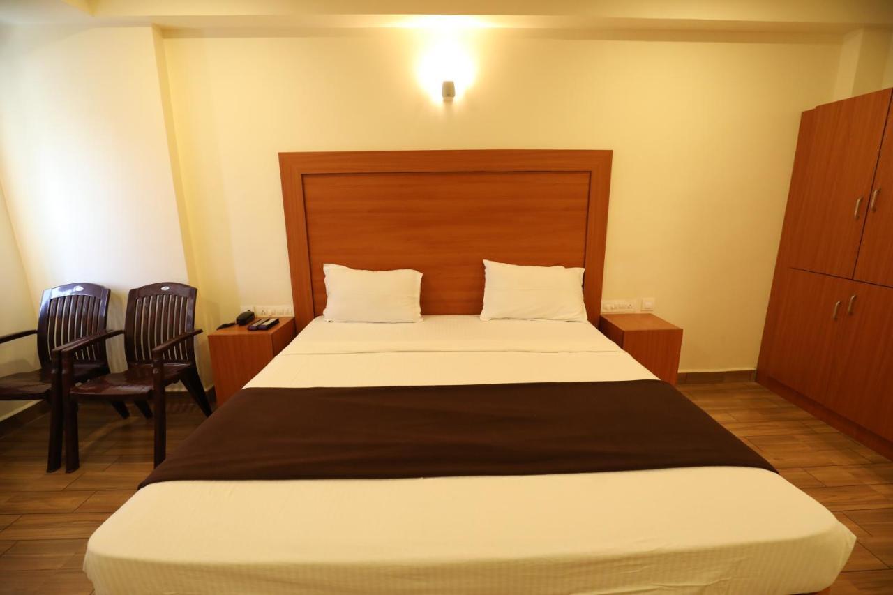 Hotel Rydham มทุราย ภายนอก รูปภาพ