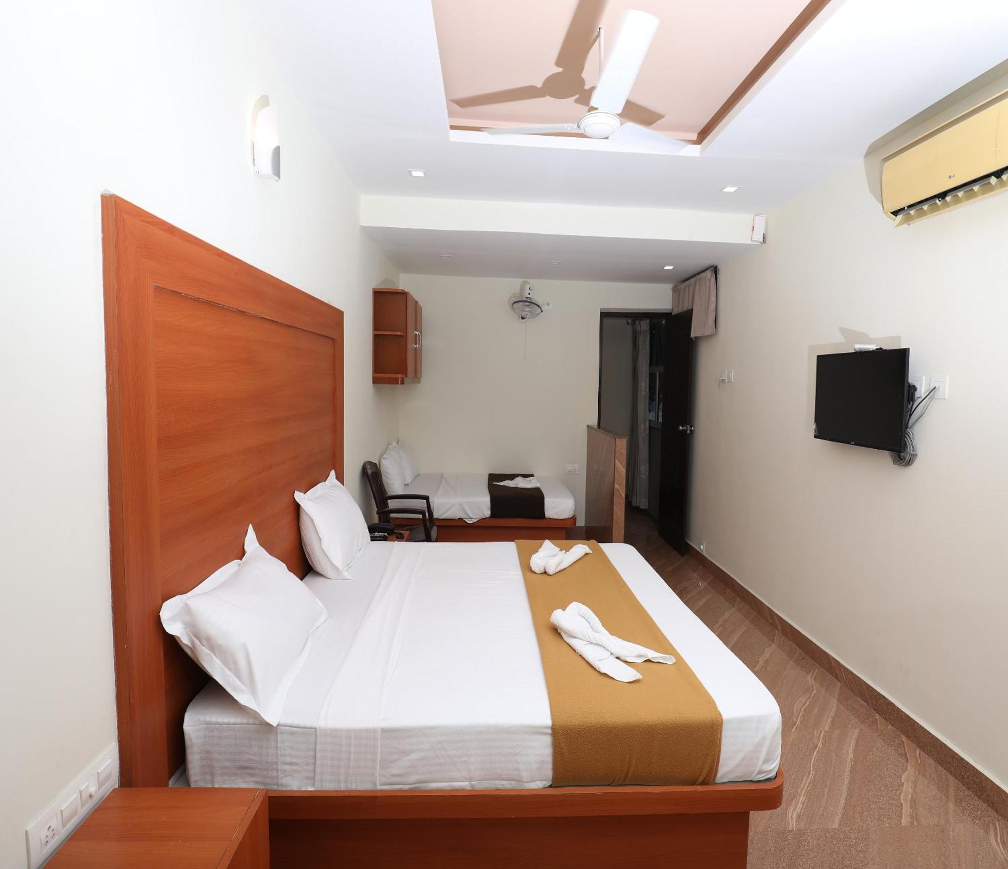 Hotel Rydham มทุราย ภายนอก รูปภาพ