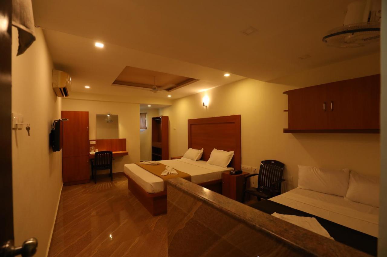 Hotel Rydham มทุราย ภายนอก รูปภาพ
