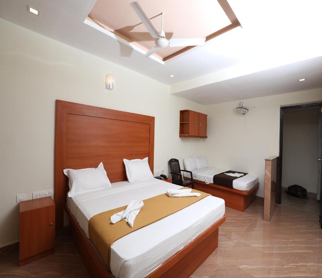 Hotel Rydham มทุราย ภายนอก รูปภาพ