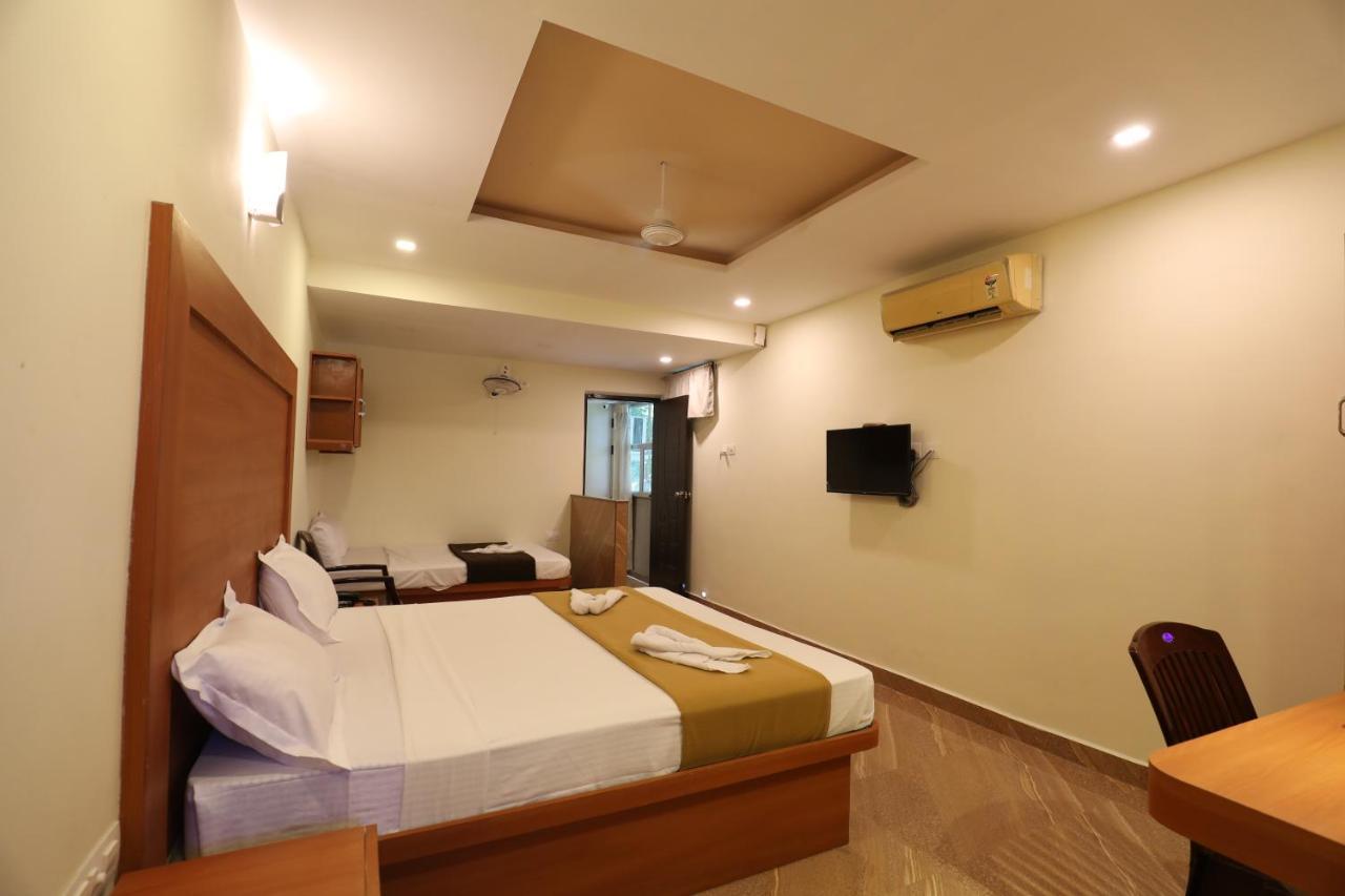 Hotel Rydham มทุราย ภายนอก รูปภาพ