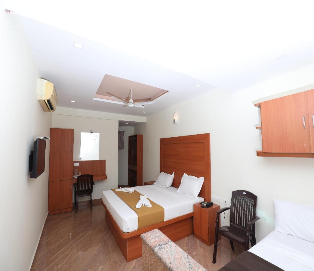 Hotel Rydham มทุราย ภายนอก รูปภาพ
